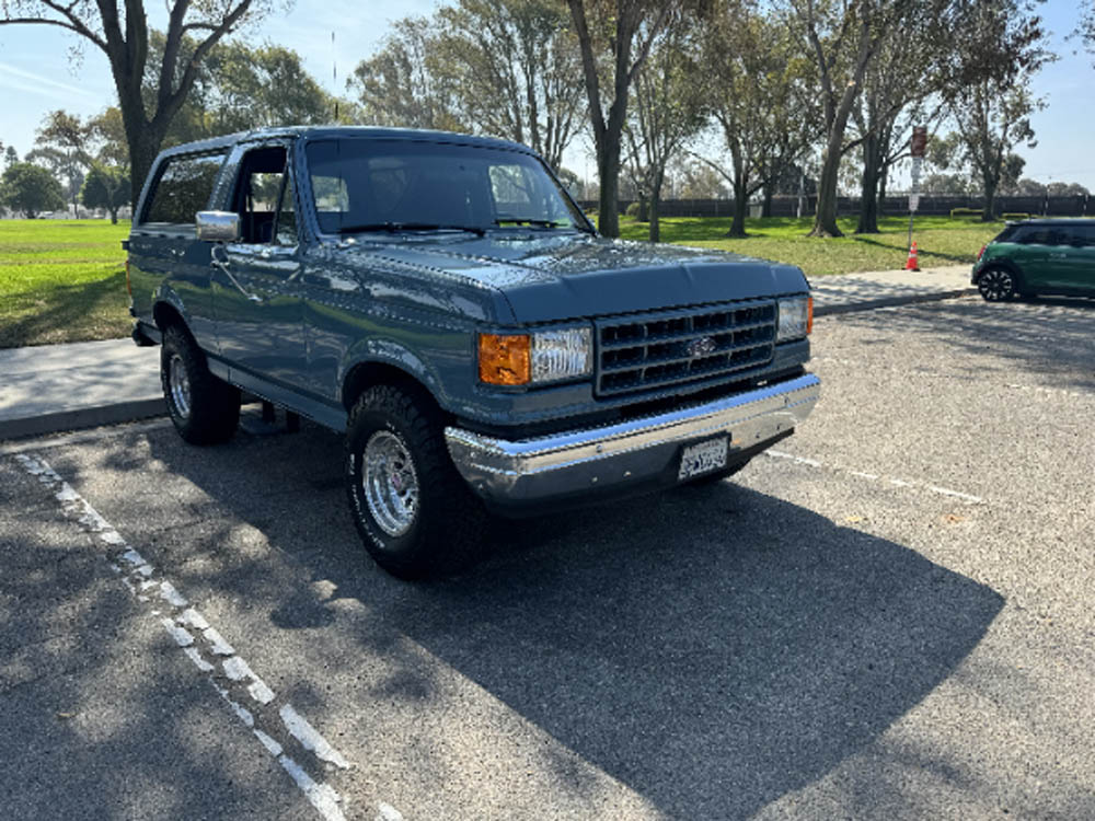 Ford Bronco 2